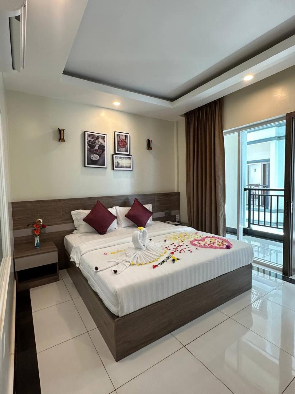 Twin Hotel Kampot Exterior photo