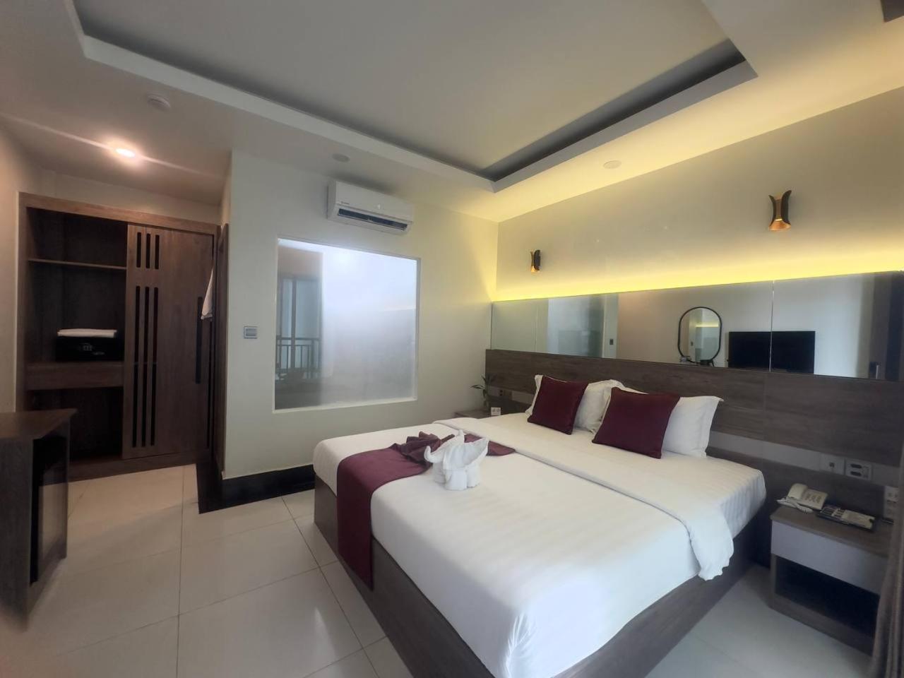 Twin Hotel Kampot Exterior photo